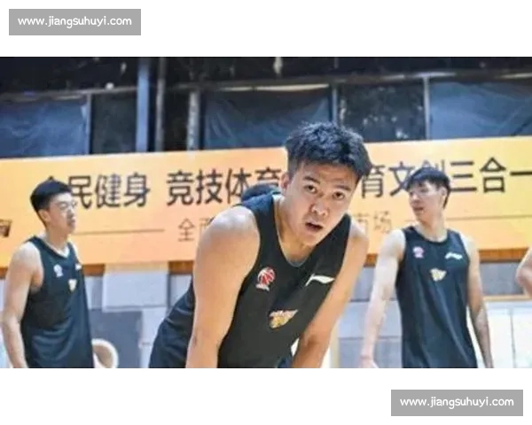 黄荣奇官宣加盟北京首钢!合同到期后开启新征程,已与球队汇合备战新赛季